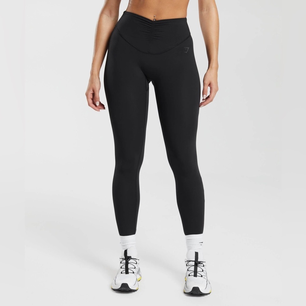 Black Women's Gymshark Ruched Athletic Leggings